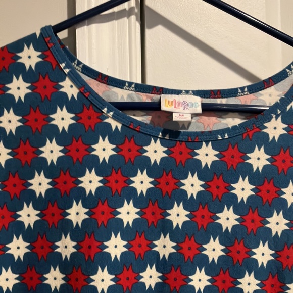 LuLaRoe Pattern Oversized Shirt - Picture 3 of 6